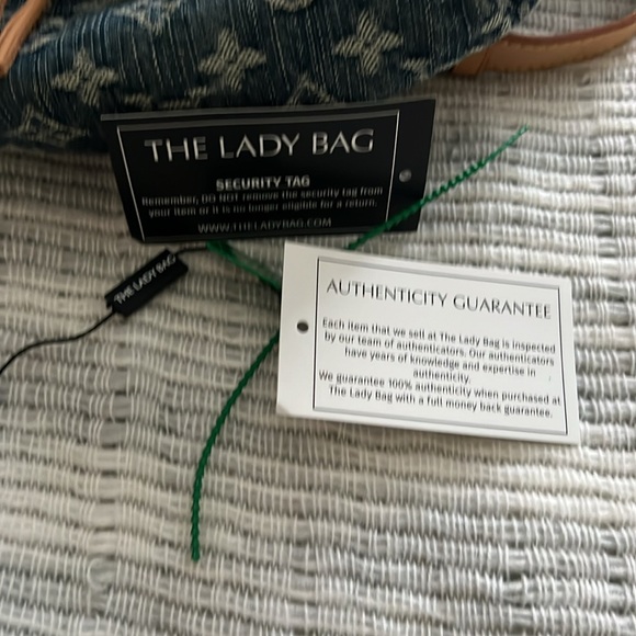 LIKE NEW VINTAGE LOUIS VUITTON SAC A DOS - Picture 2 of 8